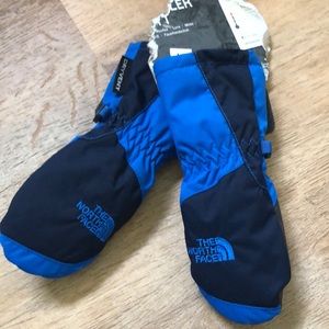 North face gloves